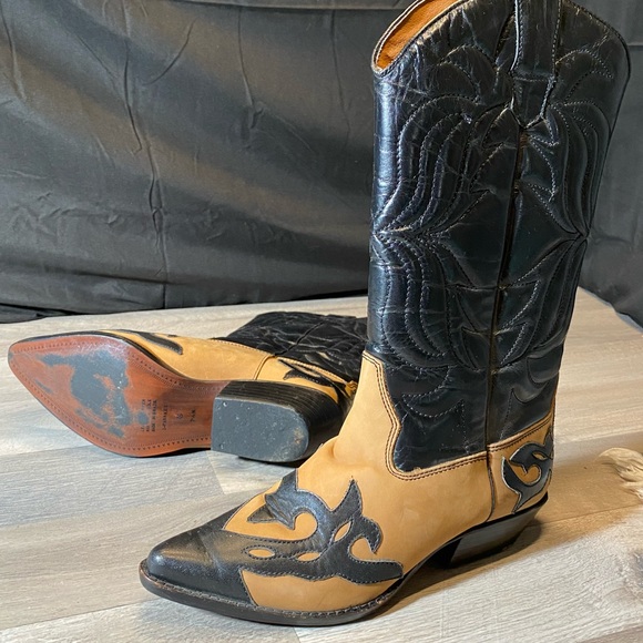 Like New Handmade Circle H Boots - Picture 4 of 5